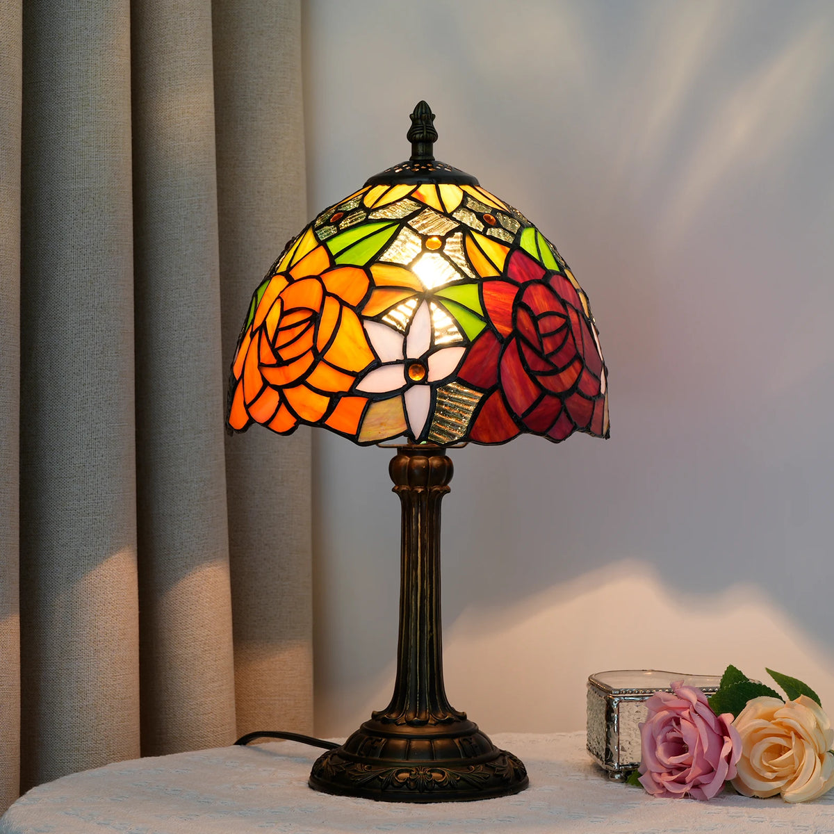 Vintage Style Table Lamp, Retro Bedside Lamp, Warm Accent Light for the Living Room