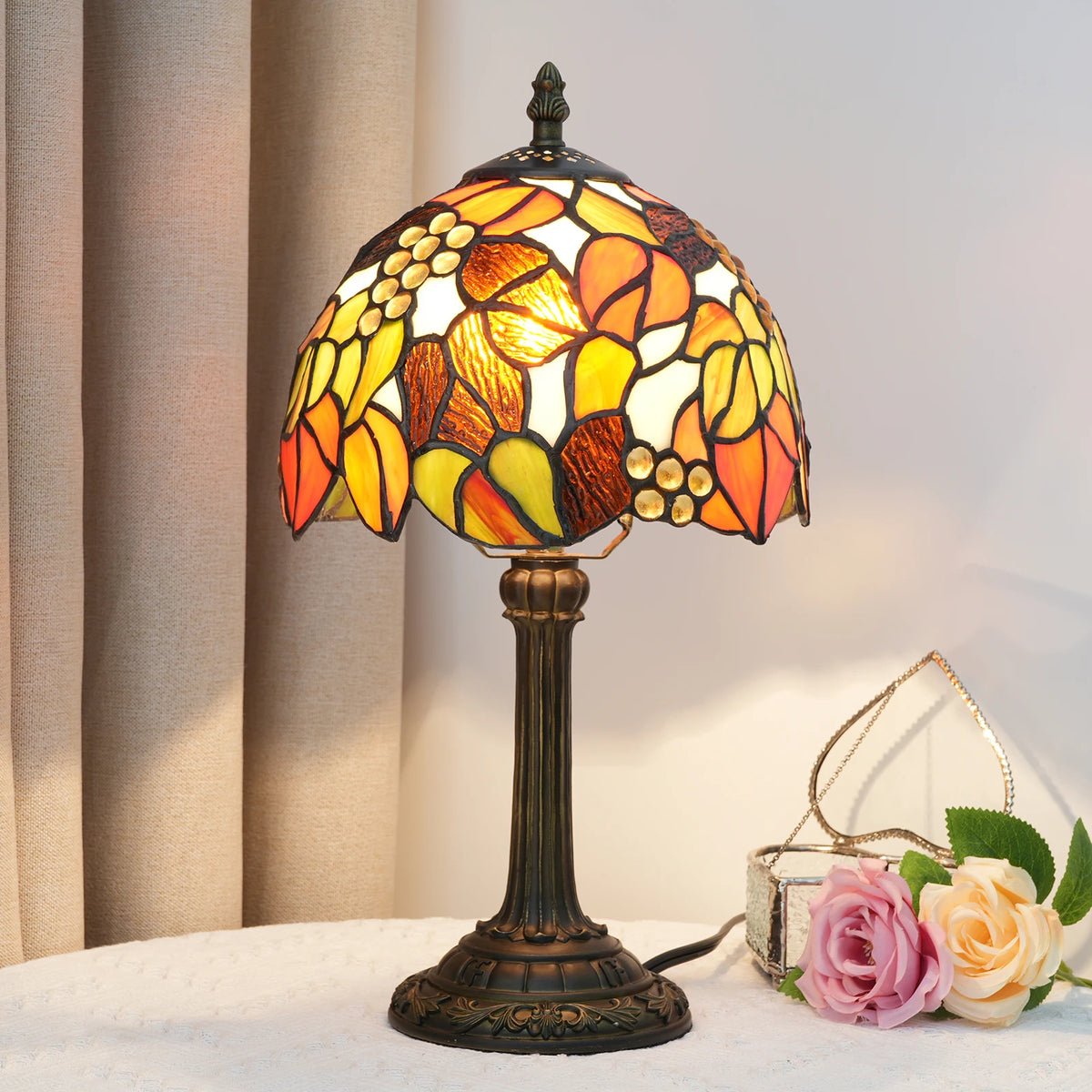 Vintage Style Table Lamp, Retro Bedside Lamp, Warm Accent Light for the Living Room