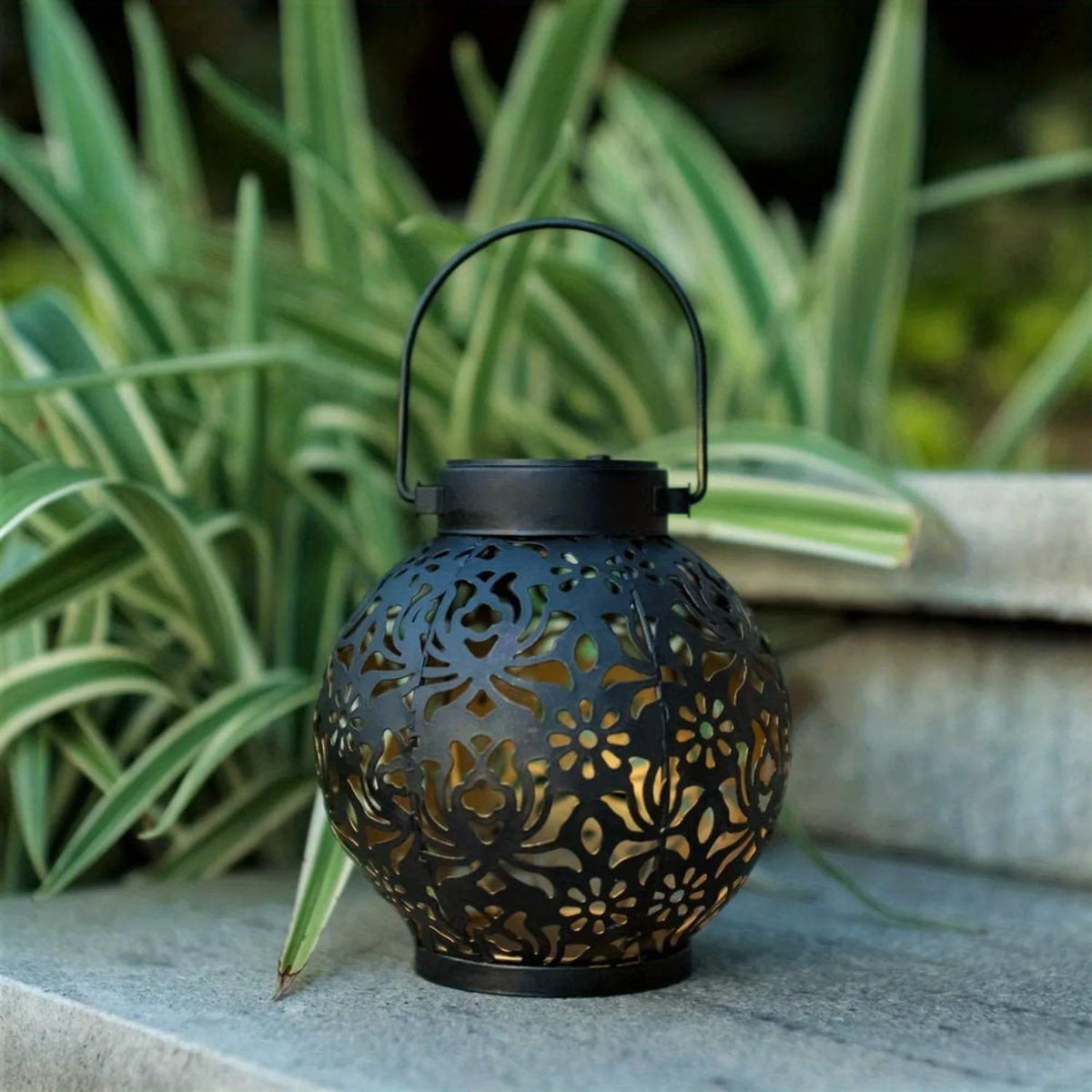 Metallic Solar Lantern, Hanging Garden Light, Weatherproof Lantern for Patio and Porch