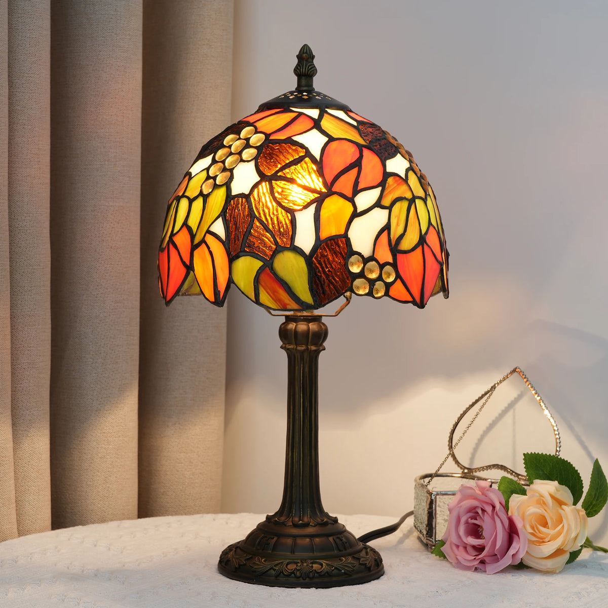 Vintage Style Table Lamp, Retro Bedside Lamp, Warm Accent Light for the Living Room